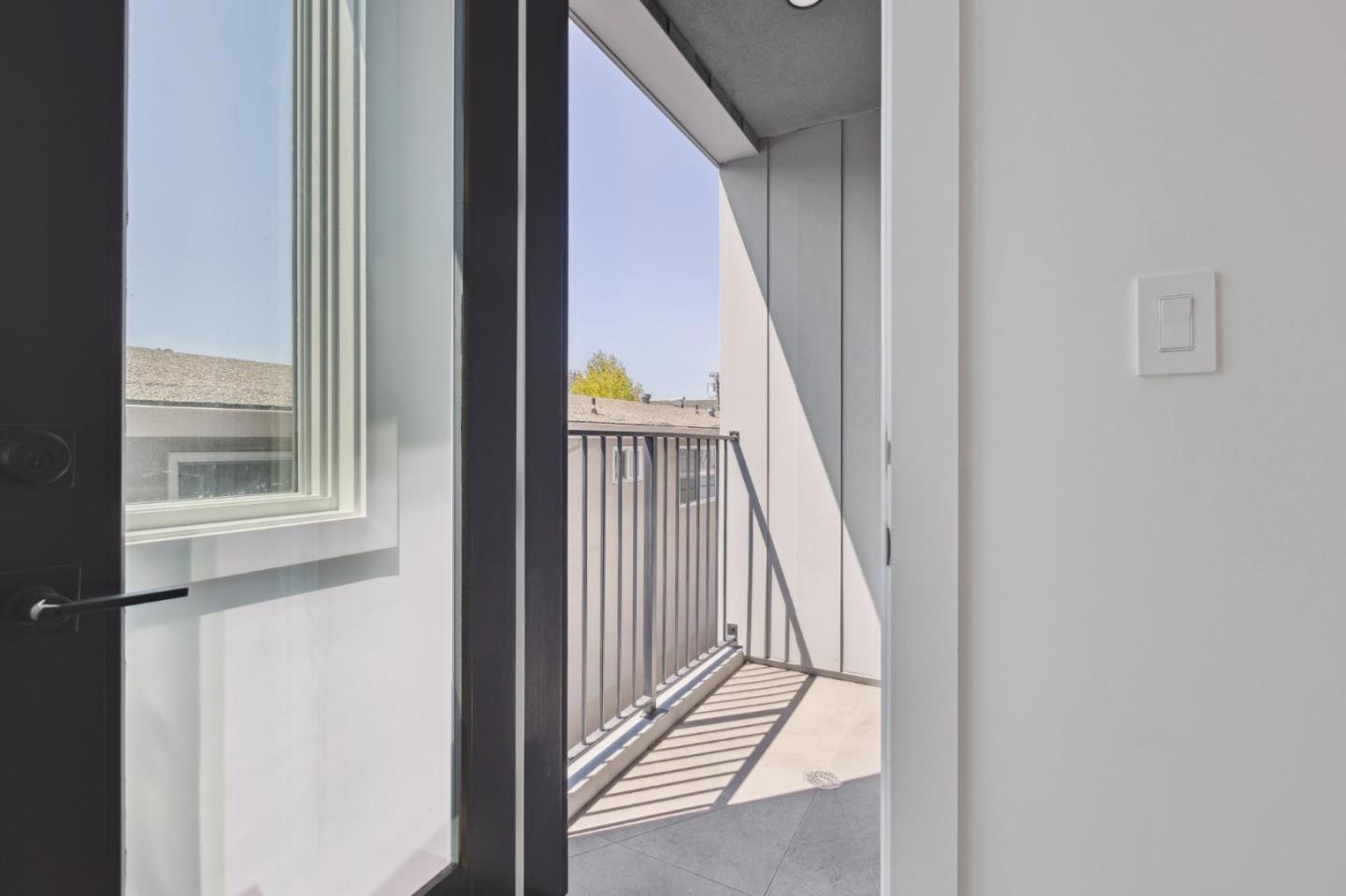 Detail Gallery Image 35 of 38 For 1433 Floribunda Ave #6,  Burlingame,  CA 94010 - 2 Beds | 2/1 Baths