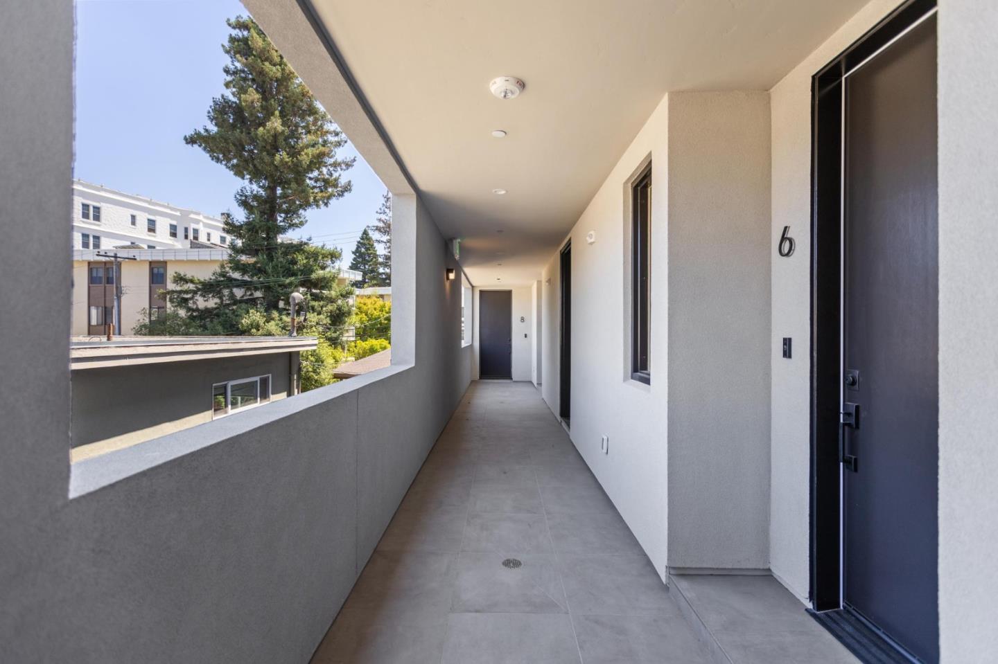 Detail Gallery Image 4 of 38 For 1433 Floribunda Ave #6,  Burlingame,  CA 94010 - 2 Beds | 2/1 Baths
