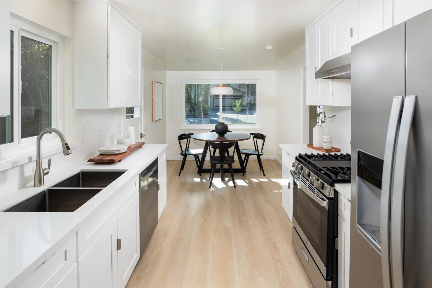 Detail Gallery Image 11 of 32 For 833 Hierra Ct, Los Altos,  CA 94024 - 3 Beds | 2 Baths