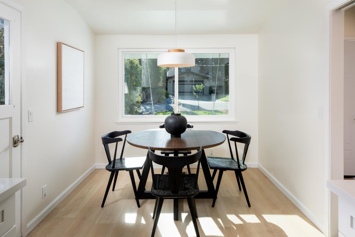 Detail Gallery Image 12 of 32 For 833 Hierra Ct, Los Altos,  CA 94024 - 3 Beds | 2 Baths