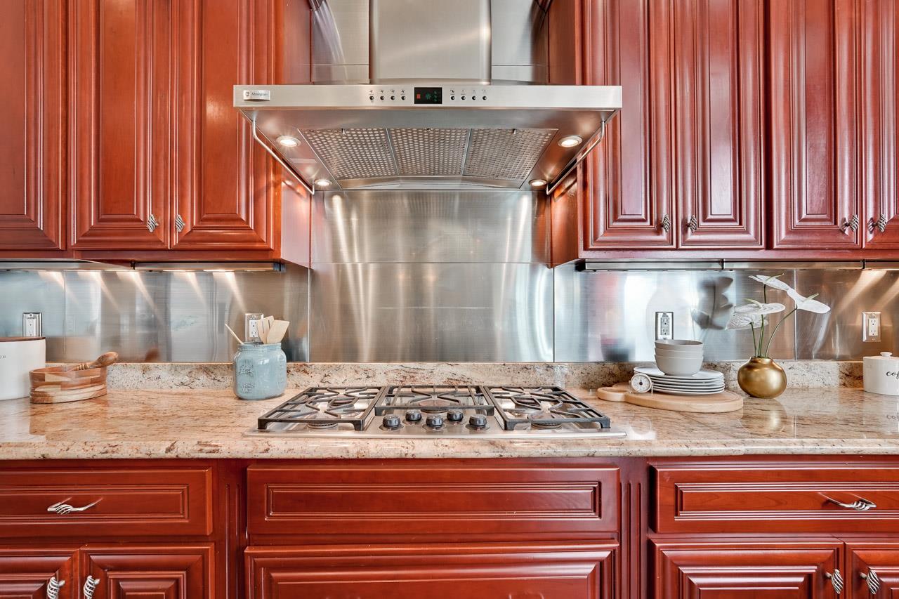 Detail Gallery Image 17 of 68 For 10411 Glencoe Dr, Cupertino,  CA 95014 - 5 Beds | 3/1 Baths