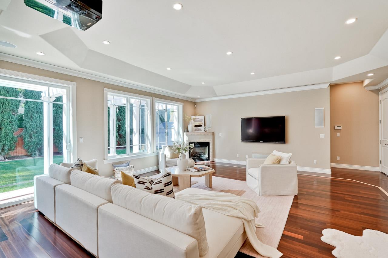 Detail Gallery Image 20 of 68 For 10411 Glencoe Dr, Cupertino,  CA 95014 - 5 Beds | 3/1 Baths