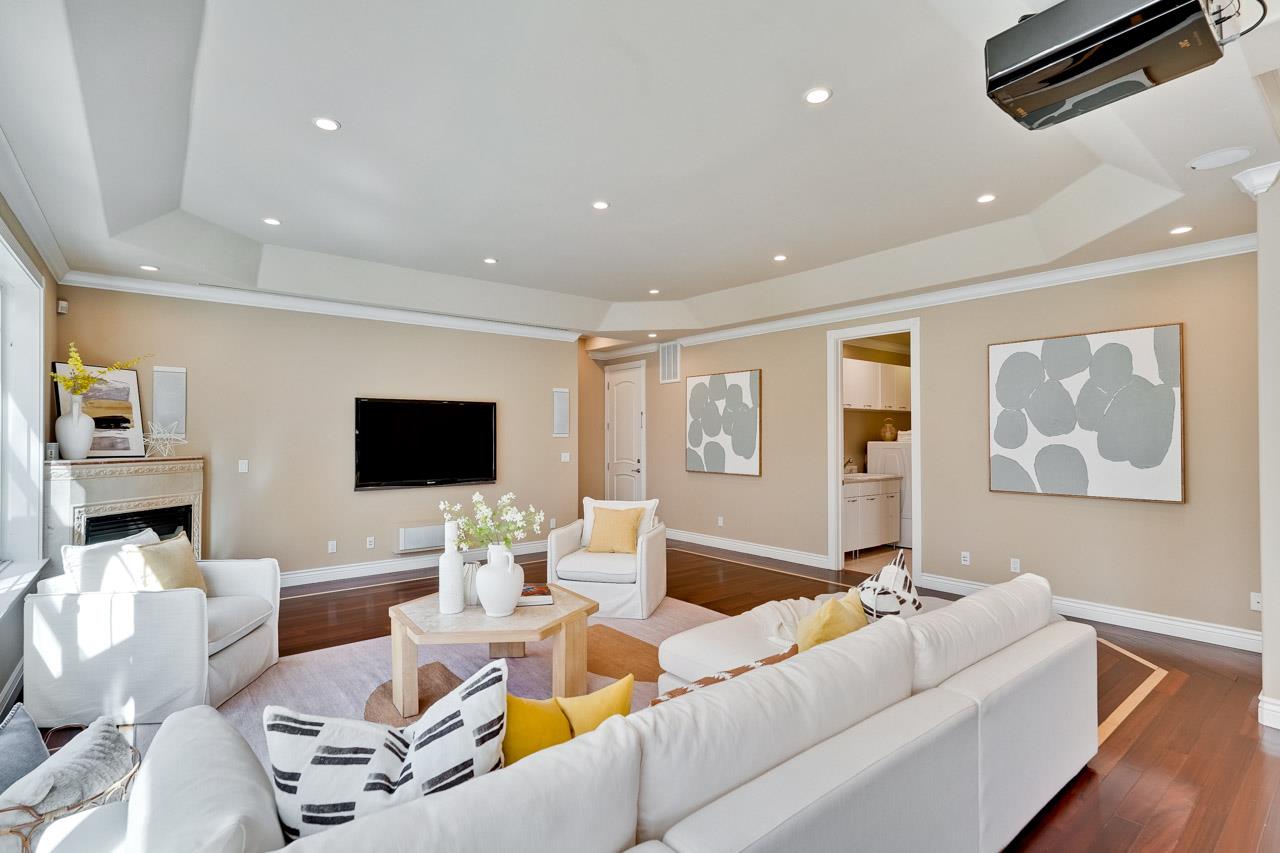 Detail Gallery Image 21 of 68 For 10411 Glencoe Dr, Cupertino,  CA 95014 - 5 Beds | 3/1 Baths