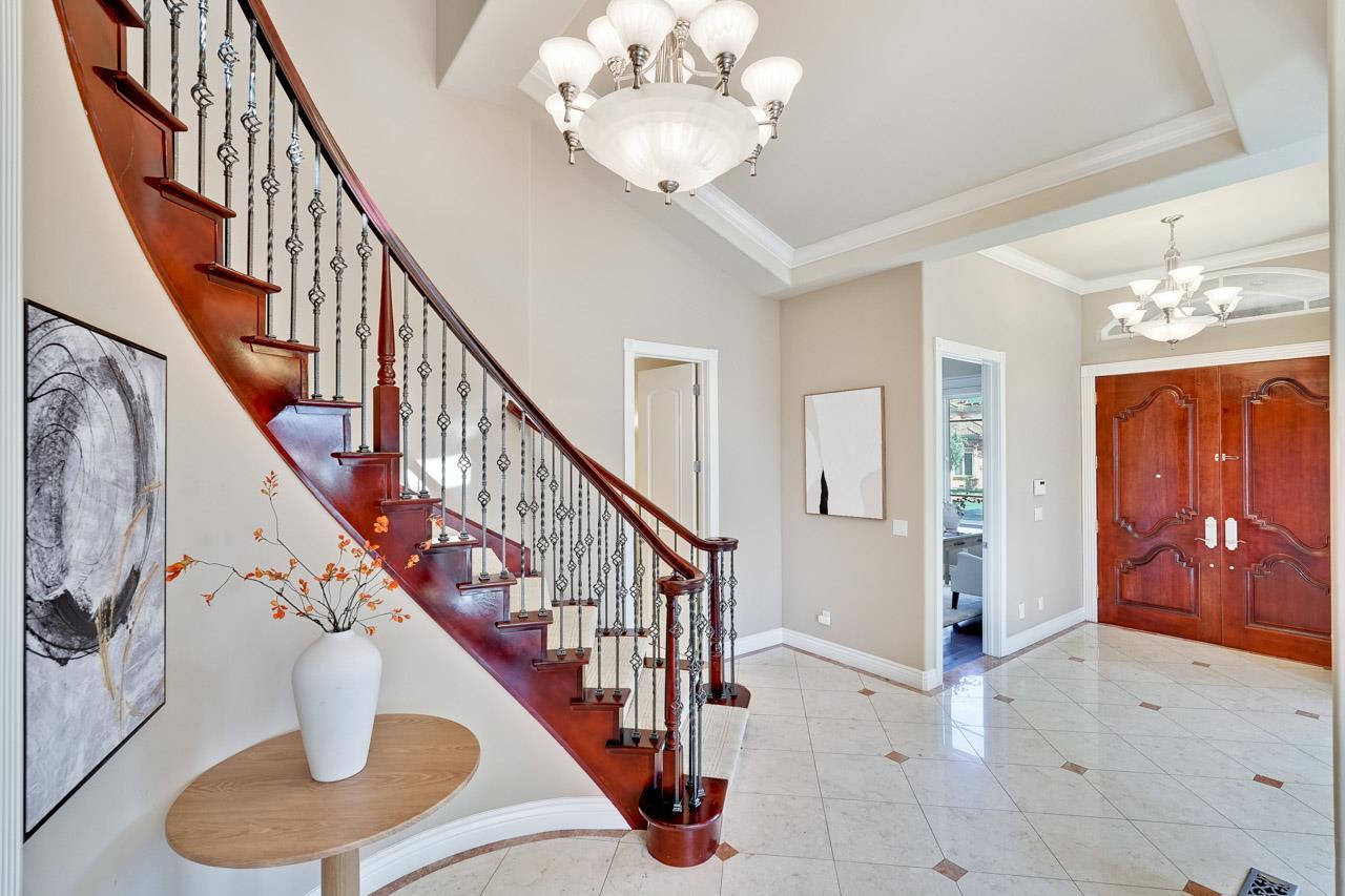 Detail Gallery Image 5 of 68 For 10411 Glencoe Dr, Cupertino,  CA 95014 - 5 Beds | 3/1 Baths