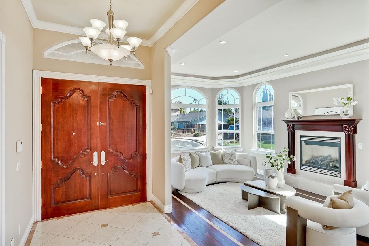 Detail Gallery Image 7 of 68 For 10411 Glencoe Dr, Cupertino,  CA 95014 - 5 Beds | 3/1 Baths