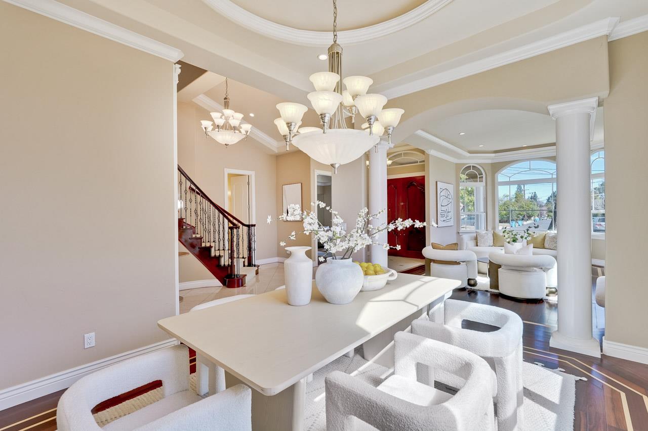 Detail Gallery Image 9 of 68 For 10411 Glencoe Dr, Cupertino,  CA 95014 - 5 Beds | 3/1 Baths