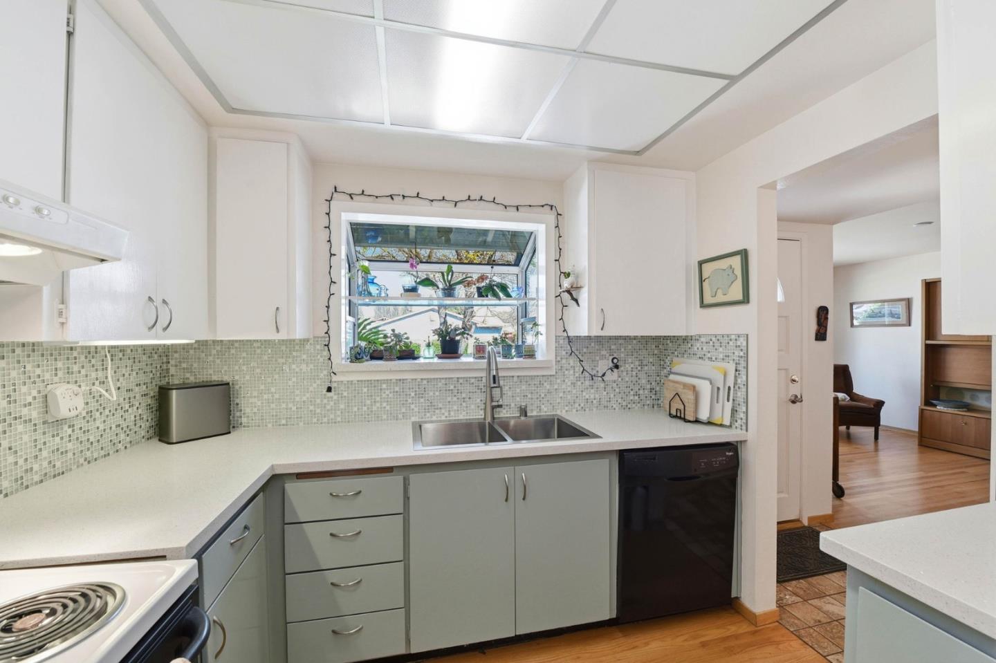 Detail Gallery Image 9 of 30 For 6225 Gunter Way, San Jose,  CA 95123 - 3 Beds | 2 Baths