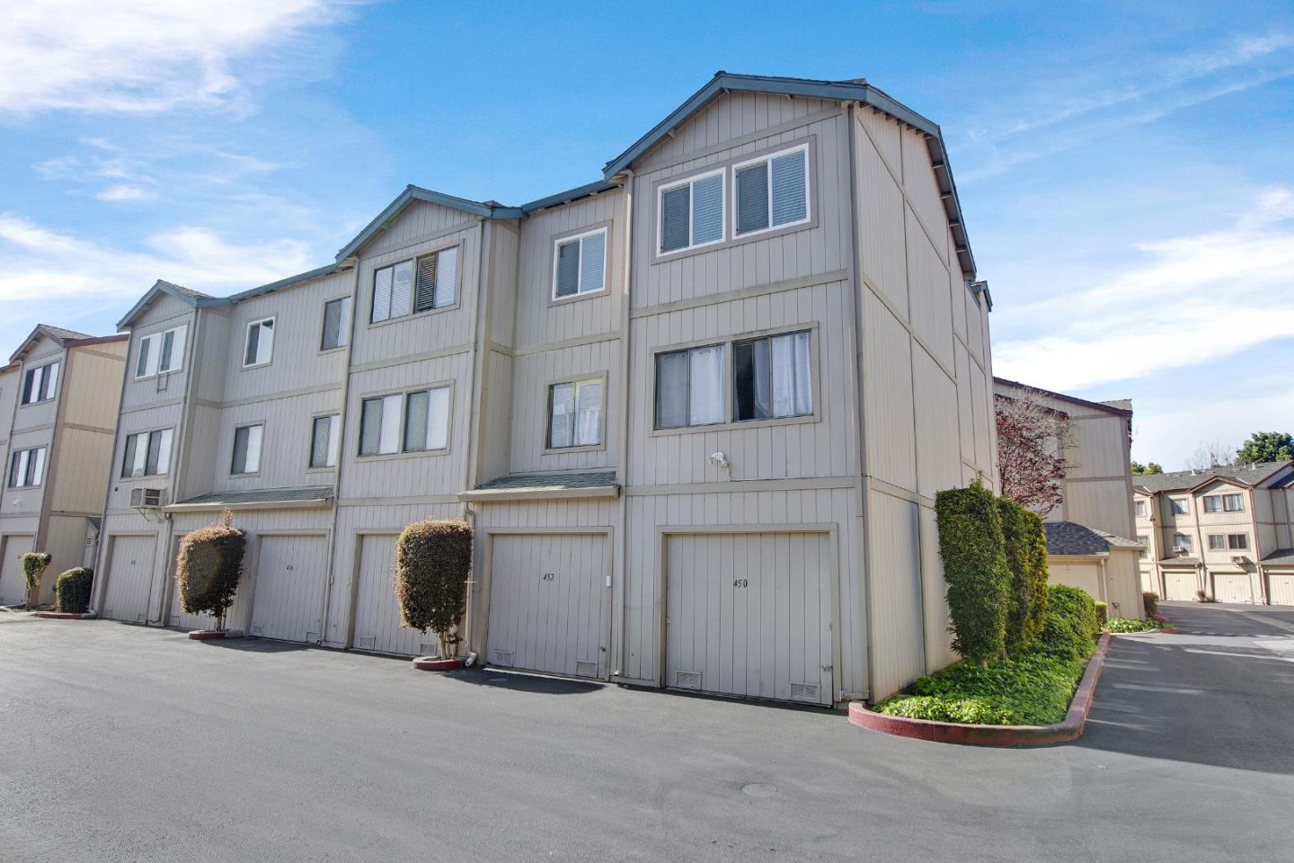 Detail Gallery Image 22 of 30 For 452 Coyote Creek Cir, San Jose,  CA 95116 - 2 Beds | 2 Baths