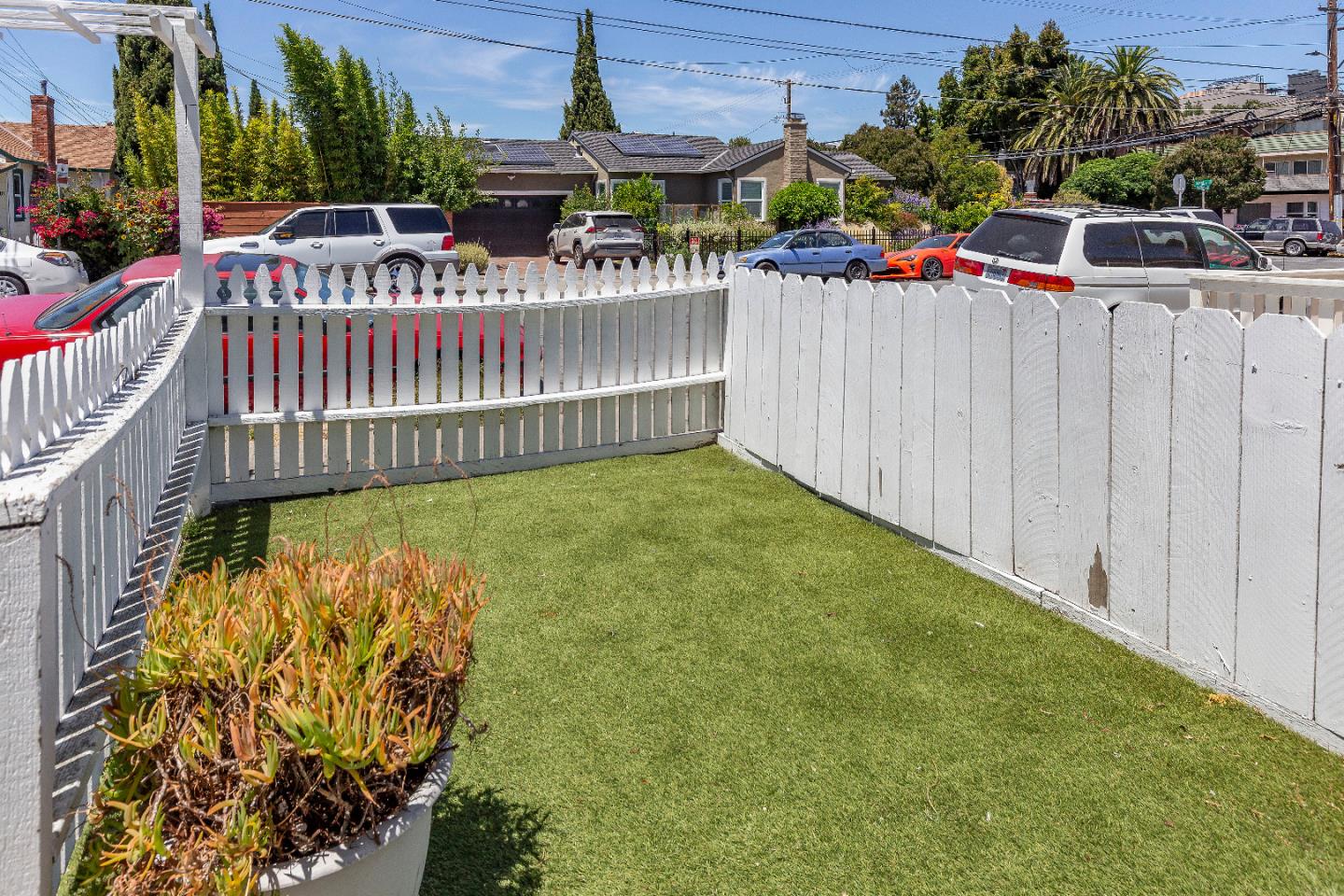 Detail Gallery Image 4 of 23 For 217 Madison Ave, Redwood City,  CA 94061 - – Beds | – Baths