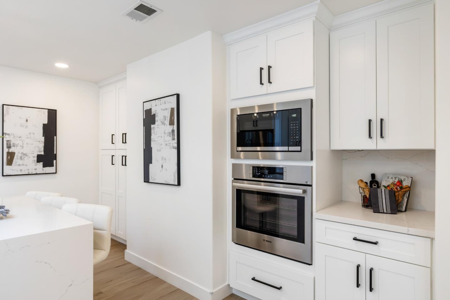 Detail Gallery Image 10 of 30 For 2064 Rialto Ct, Mountain View,  CA 94043 - 3 Beds | 2/1 Baths