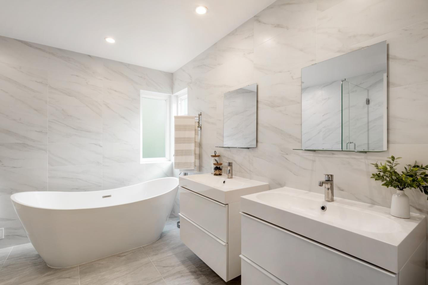 Detail Gallery Image 15 of 30 For 2064 Rialto Ct, Mountain View,  CA 94043 - 3 Beds | 2/1 Baths