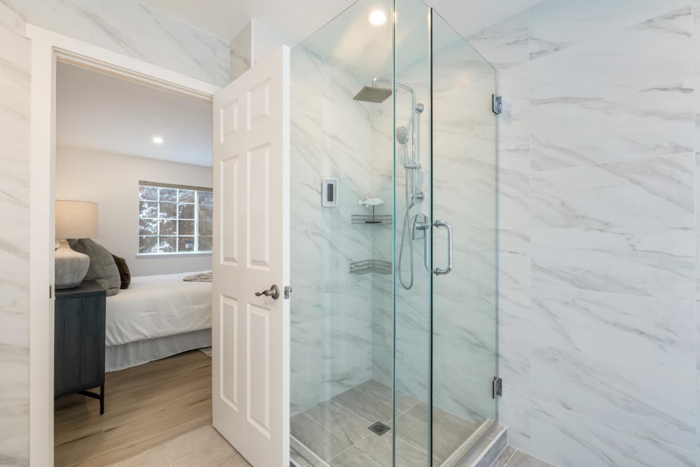 Detail Gallery Image 16 of 30 For 2064 Rialto Ct, Mountain View,  CA 94043 - 3 Beds | 2/1 Baths