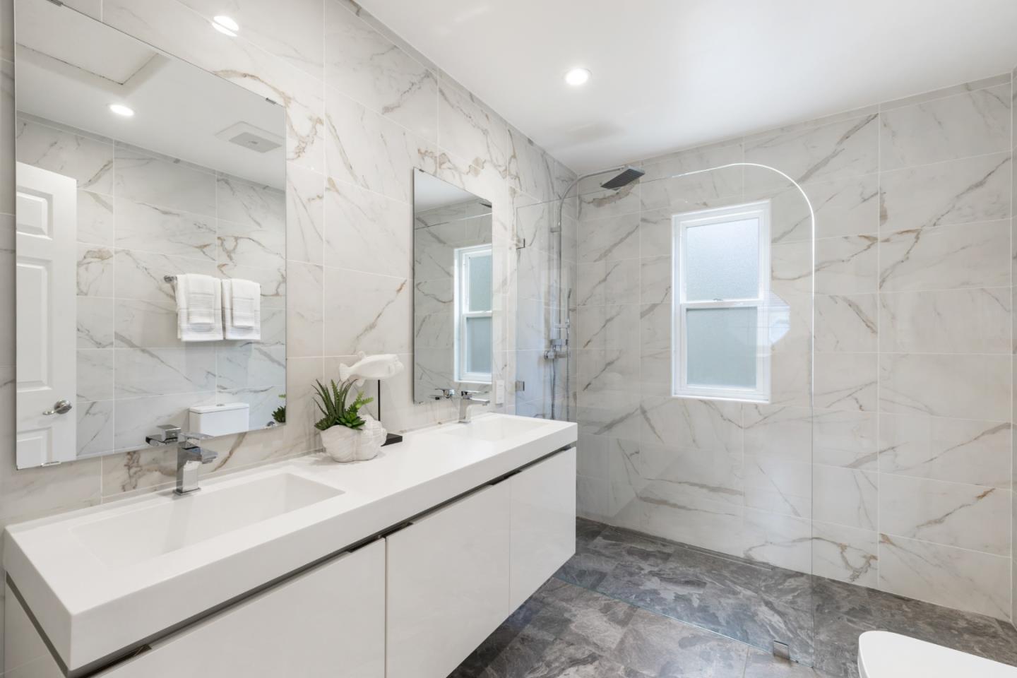 Detail Gallery Image 18 of 30 For 2064 Rialto Ct, Mountain View,  CA 94043 - 3 Beds | 2/1 Baths