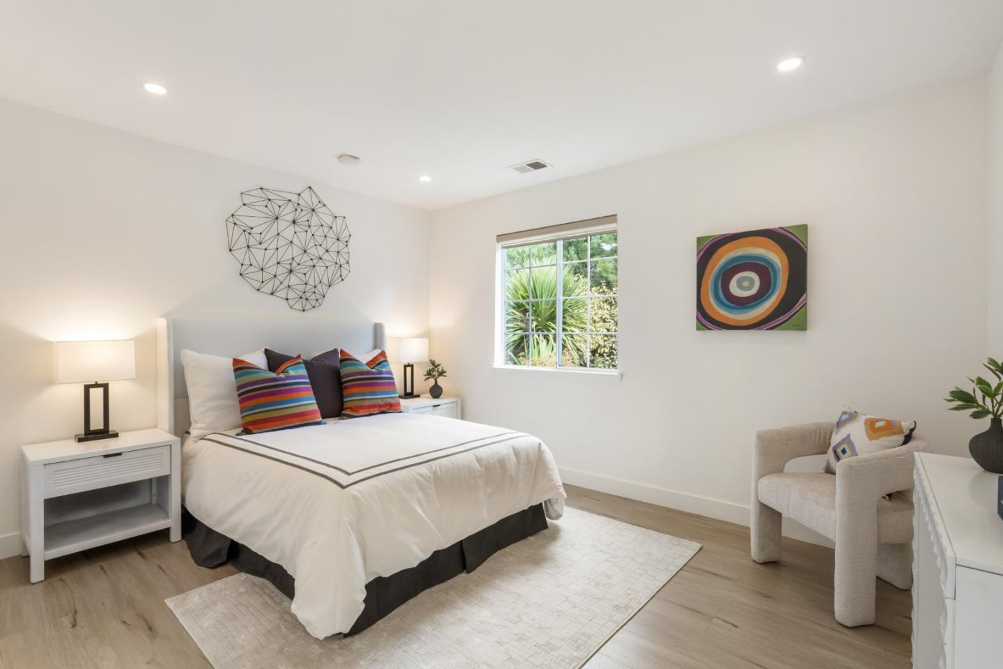 Detail Gallery Image 19 of 30 For 2064 Rialto Ct, Mountain View,  CA 94043 - 3 Beds | 2/1 Baths