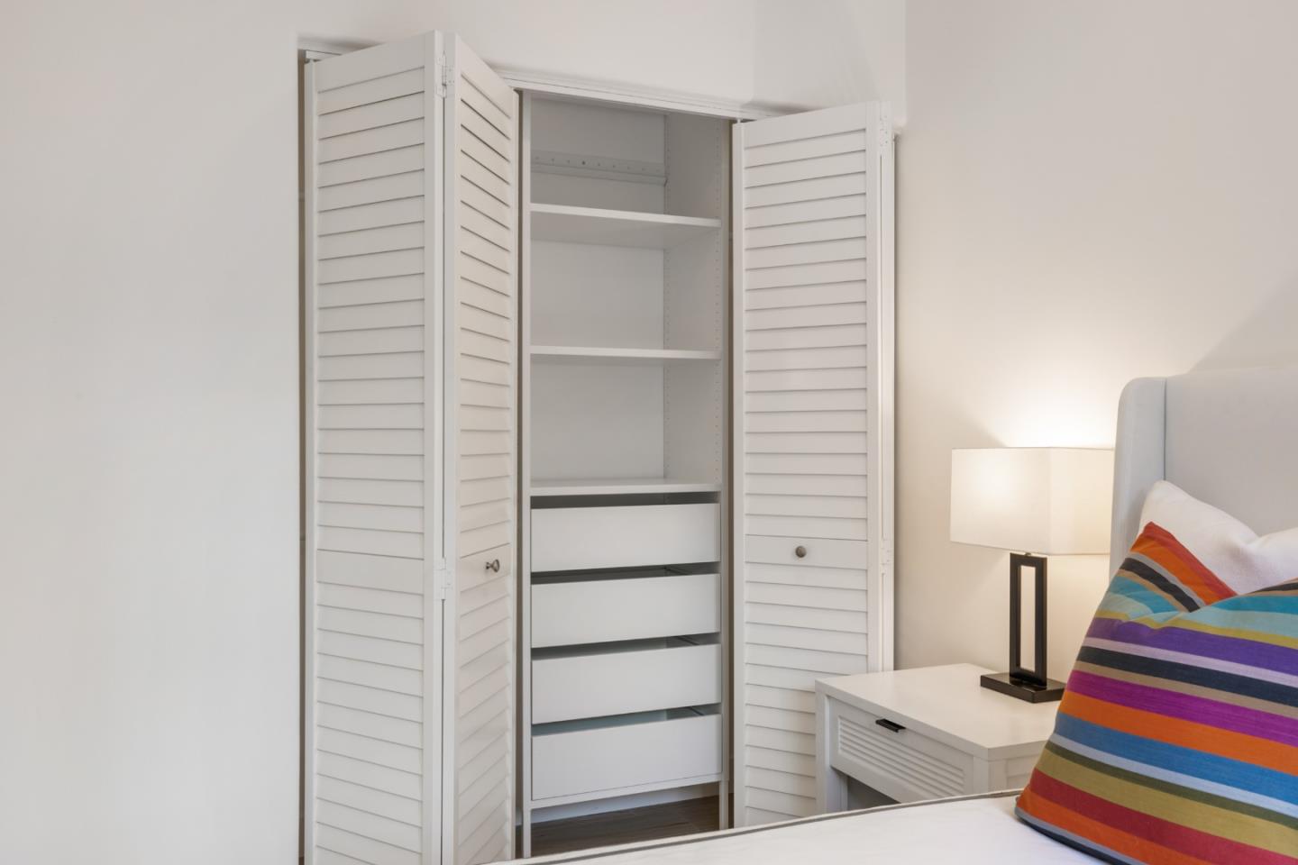 Detail Gallery Image 20 of 30 For 2064 Rialto Ct, Mountain View,  CA 94043 - 3 Beds | 2/1 Baths