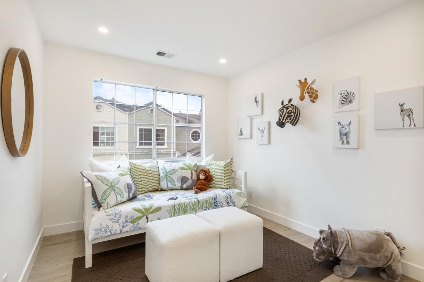 Detail Gallery Image 21 of 30 For 2064 Rialto Ct, Mountain View,  CA 94043 - 3 Beds | 2/1 Baths