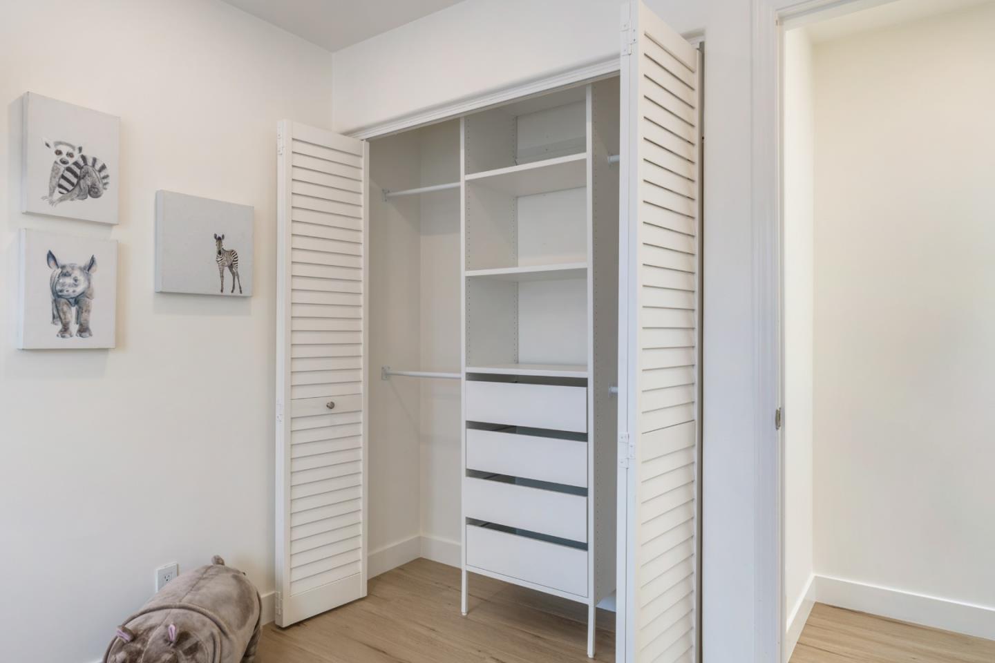 Detail Gallery Image 22 of 30 For 2064 Rialto Ct, Mountain View,  CA 94043 - 3 Beds | 2/1 Baths