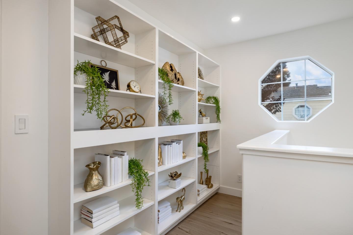 Detail Gallery Image 23 of 30 For 2064 Rialto Ct, Mountain View,  CA 94043 - 3 Beds | 2/1 Baths