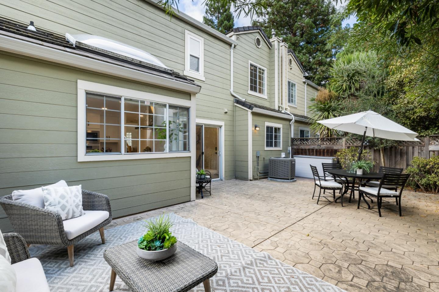 Detail Gallery Image 26 of 30 For 2064 Rialto Ct, Mountain View,  CA 94043 - 3 Beds | 2/1 Baths