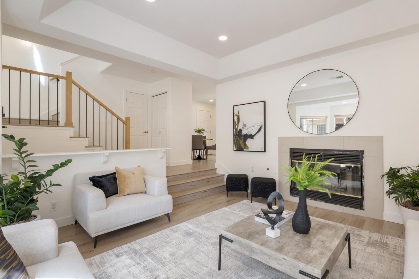 Detail Gallery Image 5 of 30 For 2064 Rialto Ct, Mountain View,  CA 94043 - 3 Beds | 2/1 Baths