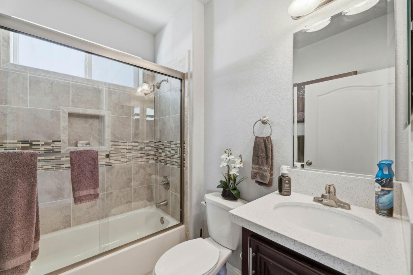 Detail Gallery Image 14 of 28 For 393 Chateau La Salle Dr #393,  San Jose,  CA 95111 - 3 Beds | 3 Baths