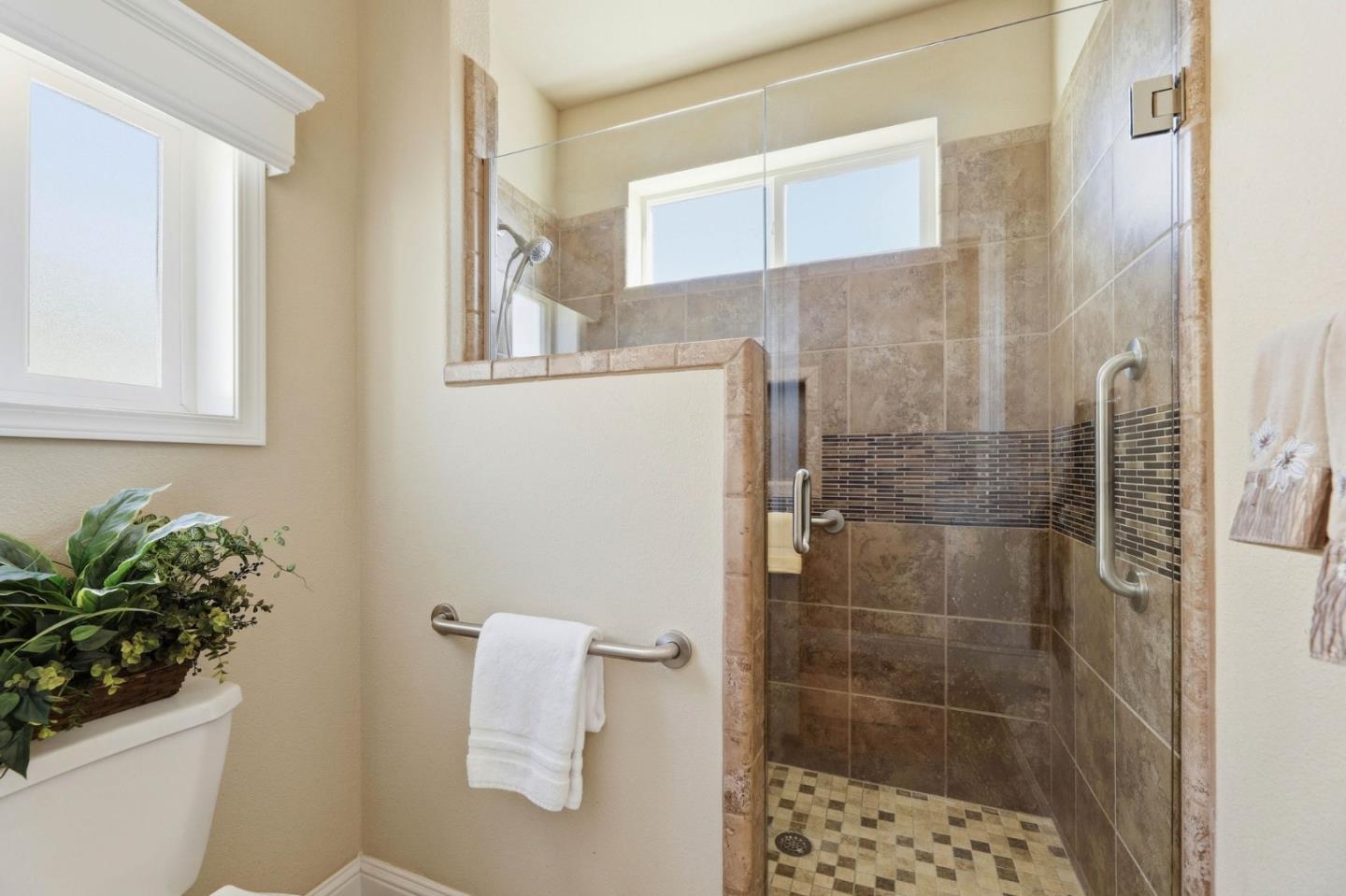 Detail Gallery Image 16 of 28 For 393 Chateau La Salle Dr #393,  San Jose,  CA 95111 - 3 Beds | 3 Baths