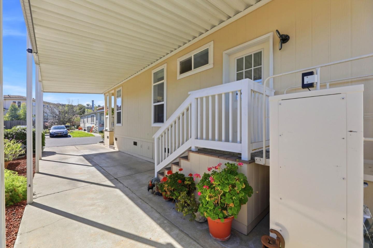 Detail Gallery Image 19 of 28 For 393 Chateau La Salle Dr #393,  San Jose,  CA 95111 - 3 Beds | 3 Baths