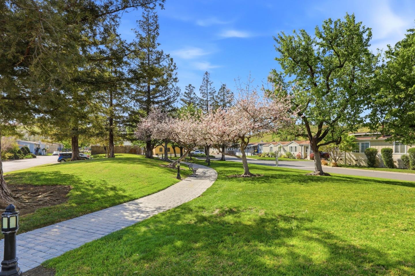 Detail Gallery Image 25 of 28 For 393 Chateau La Salle Dr #393,  San Jose,  CA 95111 - 3 Beds | 3 Baths