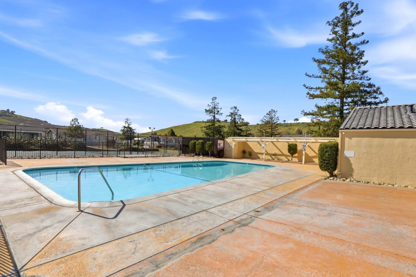 Detail Gallery Image 27 of 28 For 393 Chateau La Salle Dr #393,  San Jose,  CA 95111 - 3 Beds | 3 Baths