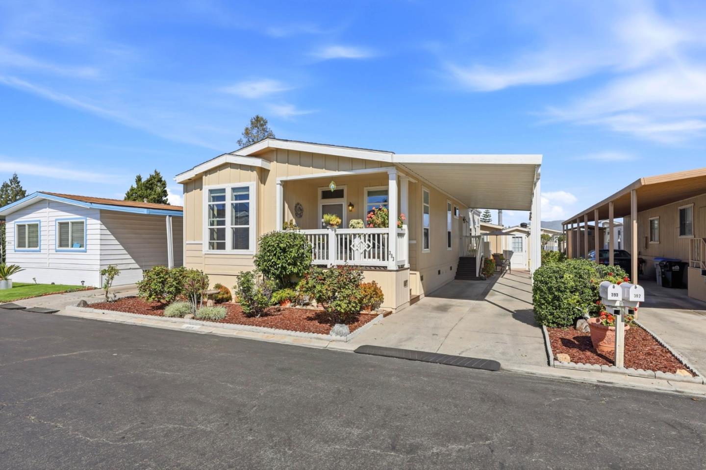 Detail Gallery Image 3 of 28 For 393 Chateau La Salle Dr #393,  San Jose,  CA 95111 - 3 Beds | 3 Baths