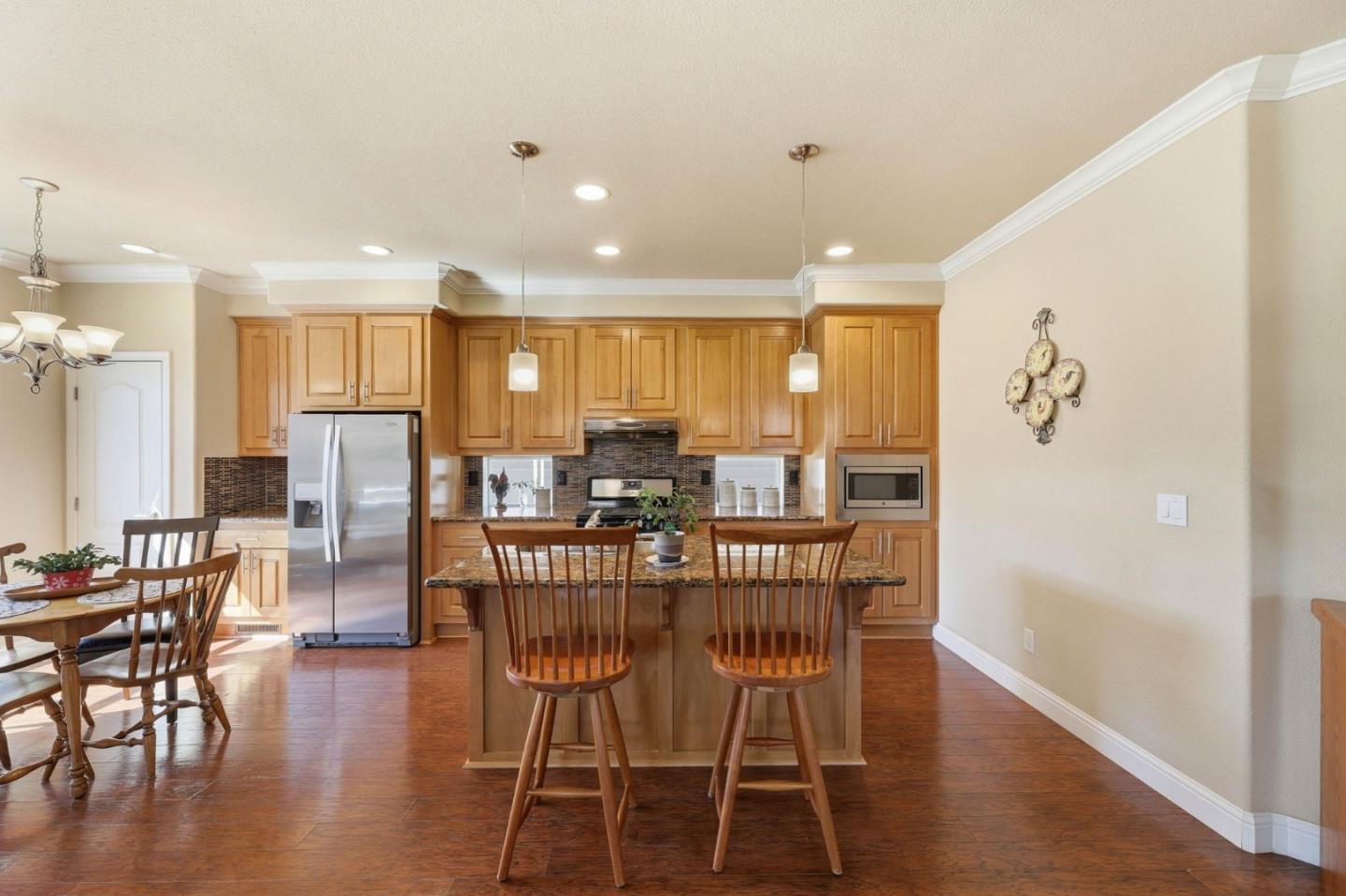 Detail Gallery Image 8 of 28 For 393 Chateau La Salle Dr #393,  San Jose,  CA 95111 - 3 Beds | 3 Baths