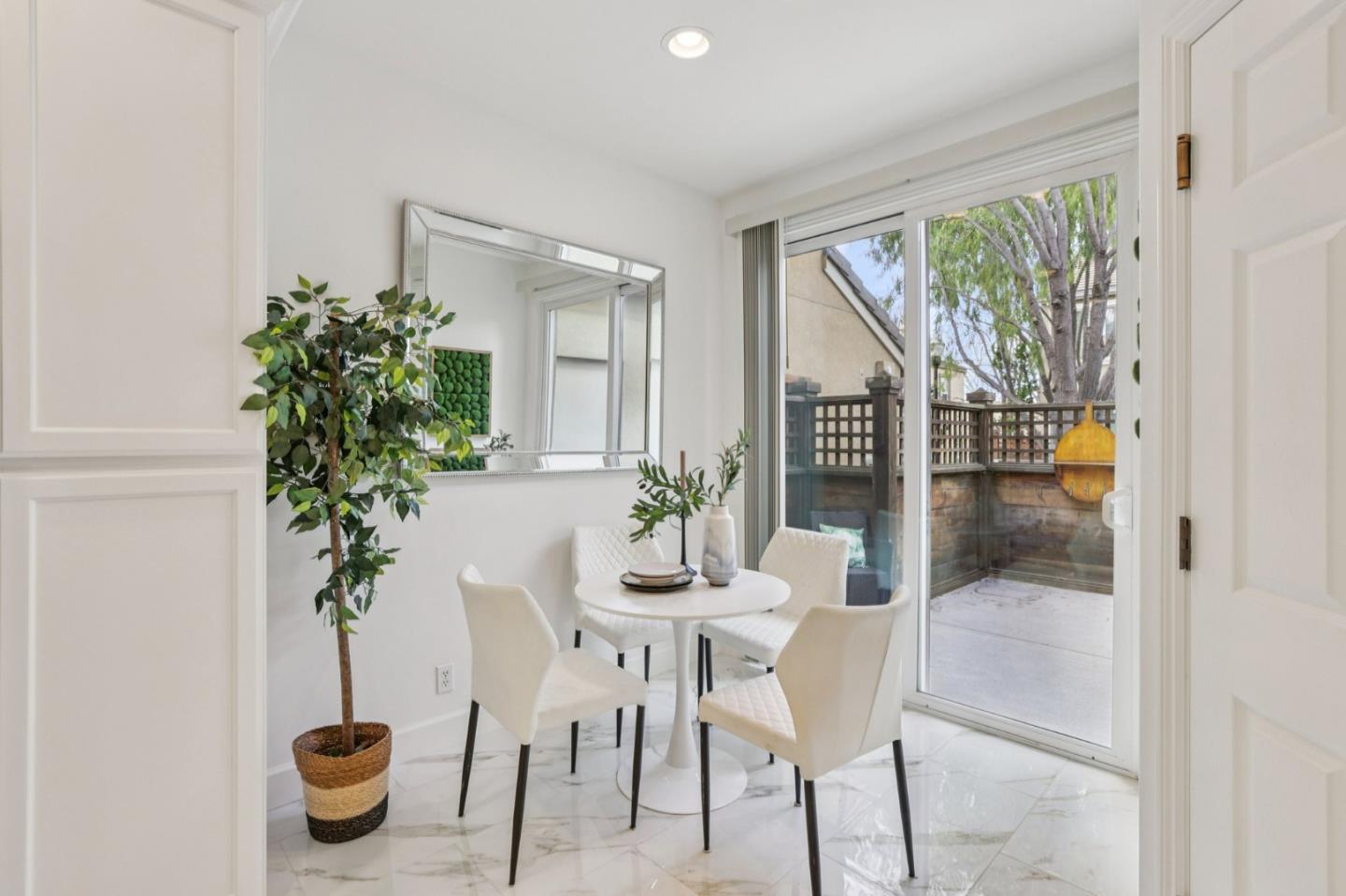 Detail Gallery Image 13 of 66 For 3866 Evangelho Cir, San Jose,  CA 95148 - 3 Beds | 2/1 Baths