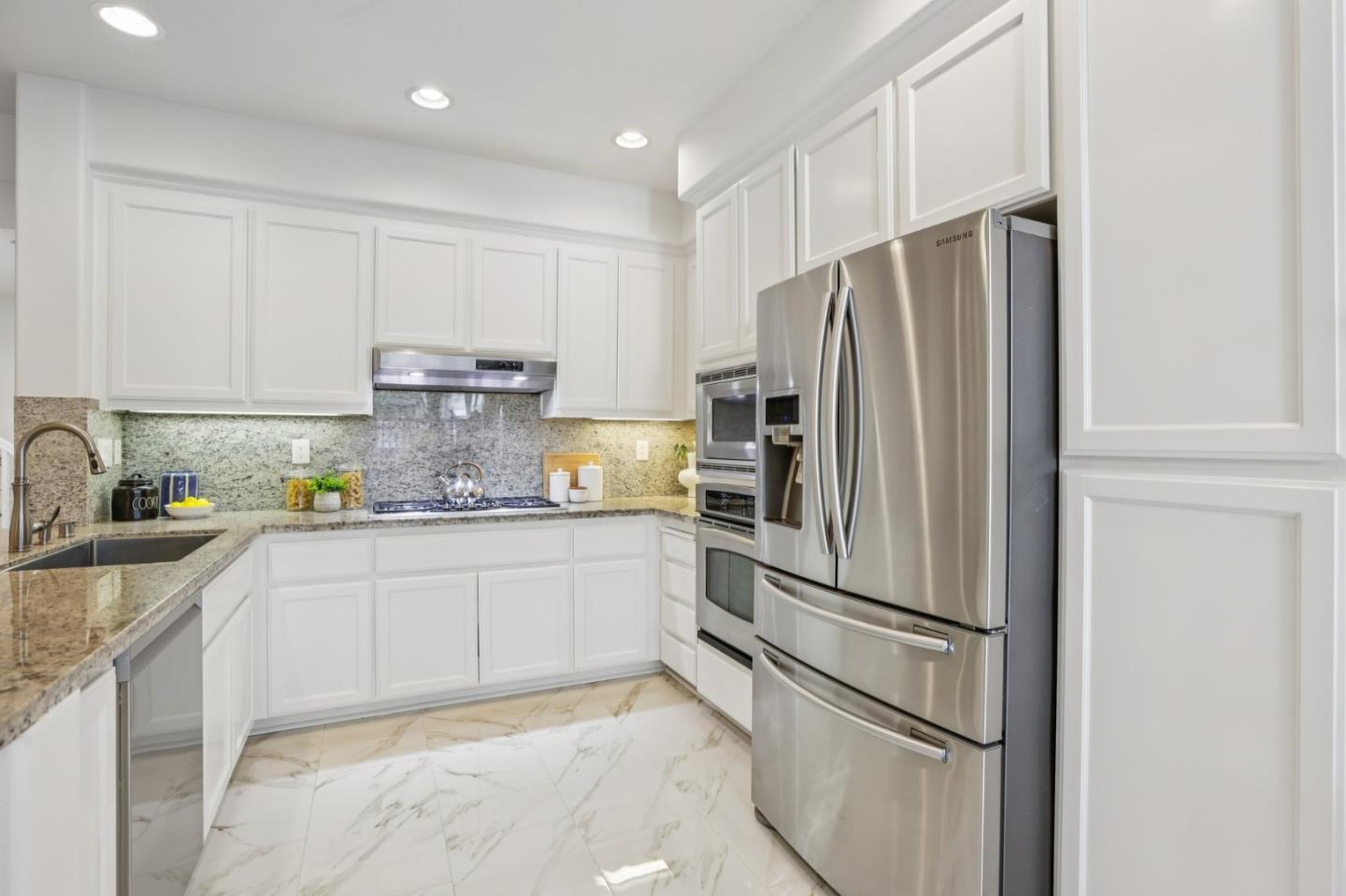 Detail Gallery Image 16 of 66 For 3866 Evangelho Cir, San Jose,  CA 95148 - 3 Beds | 2/1 Baths