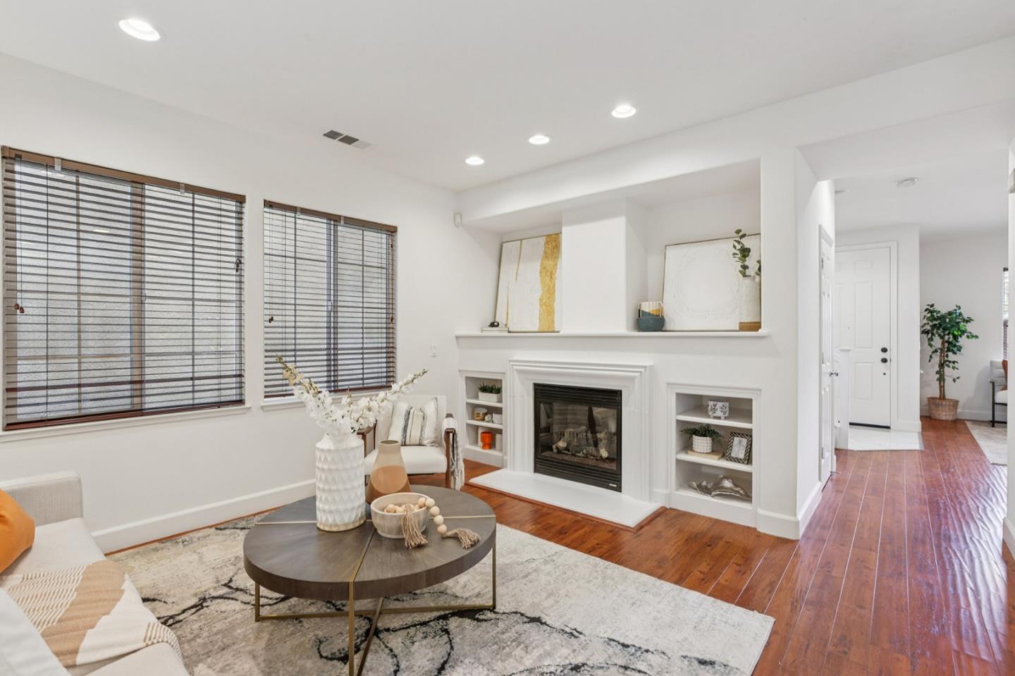 Detail Gallery Image 7 of 66 For 3866 Evangelho Cir, San Jose,  CA 95148 - 3 Beds | 2/1 Baths