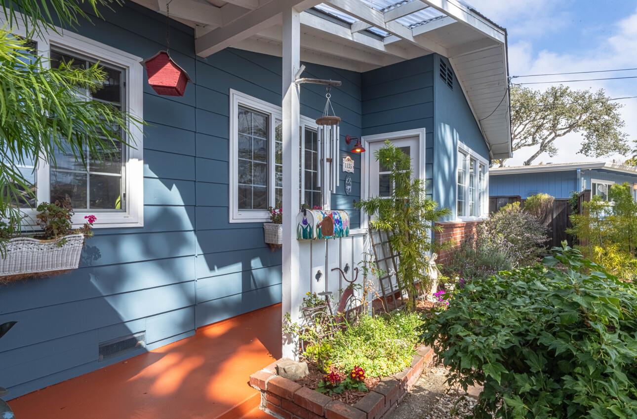 Detail Gallery Image 3 of 27 For 1135 Madera Ct, Seaside,  CA 93955 - 3 Beds | 2 Baths