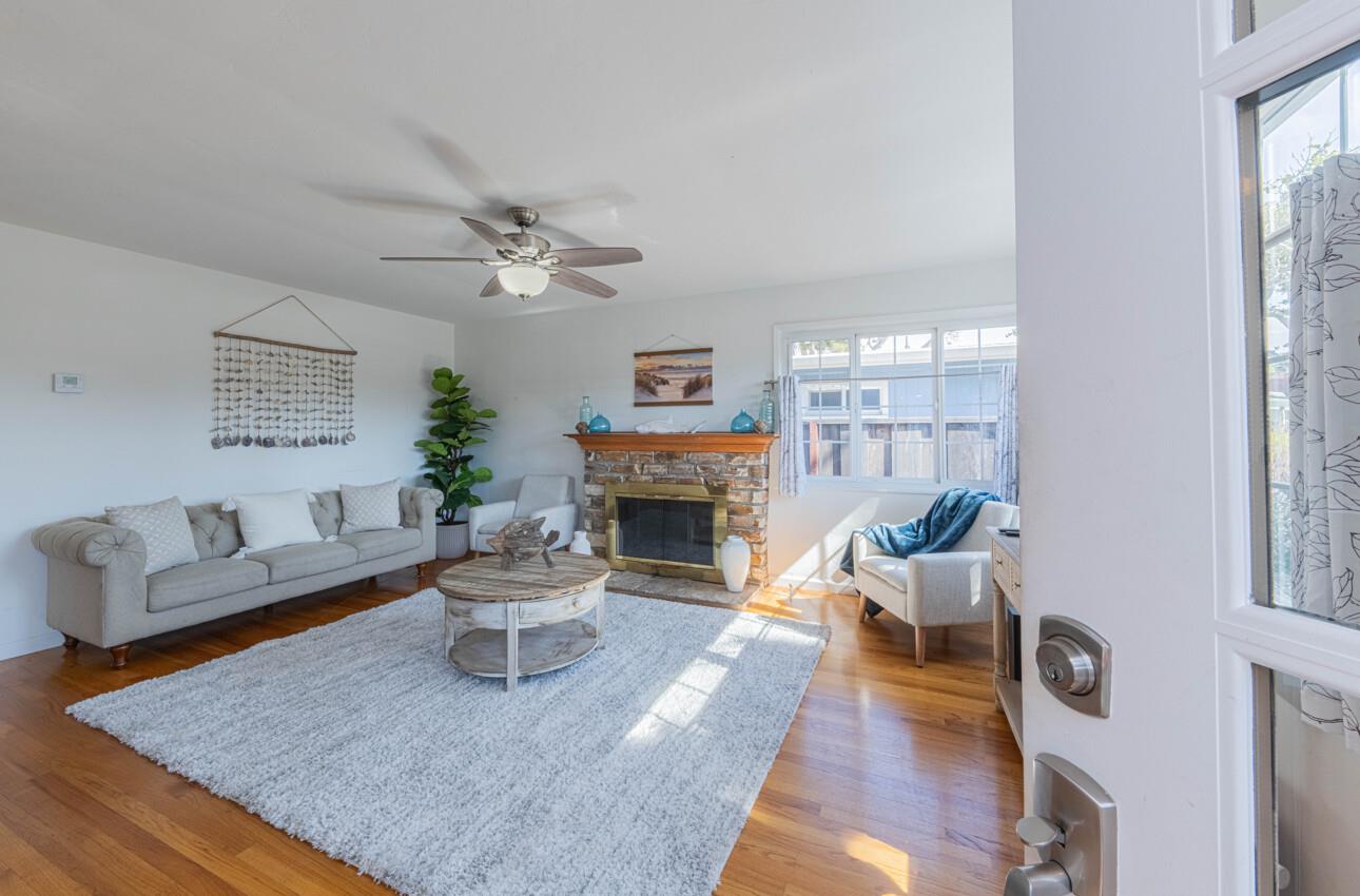 Detail Gallery Image 5 of 27 For 1135 Madera Ct, Seaside,  CA 93955 - 3 Beds | 2 Baths