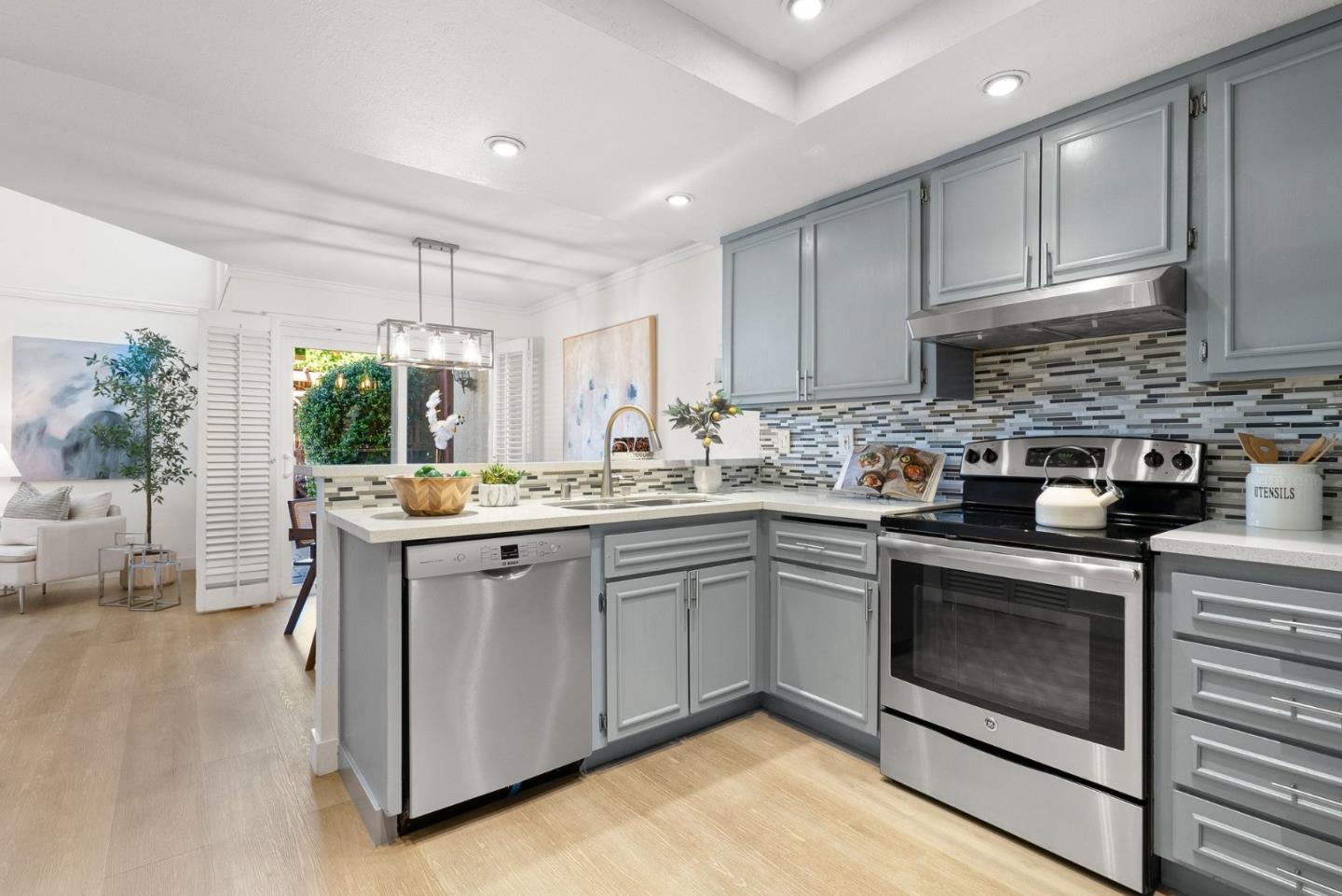 Detail Gallery Image 2 of 51 For 4009 San Francisco Ter, Fremont,  CA 94538 - 3 Beds | 2/1 Baths