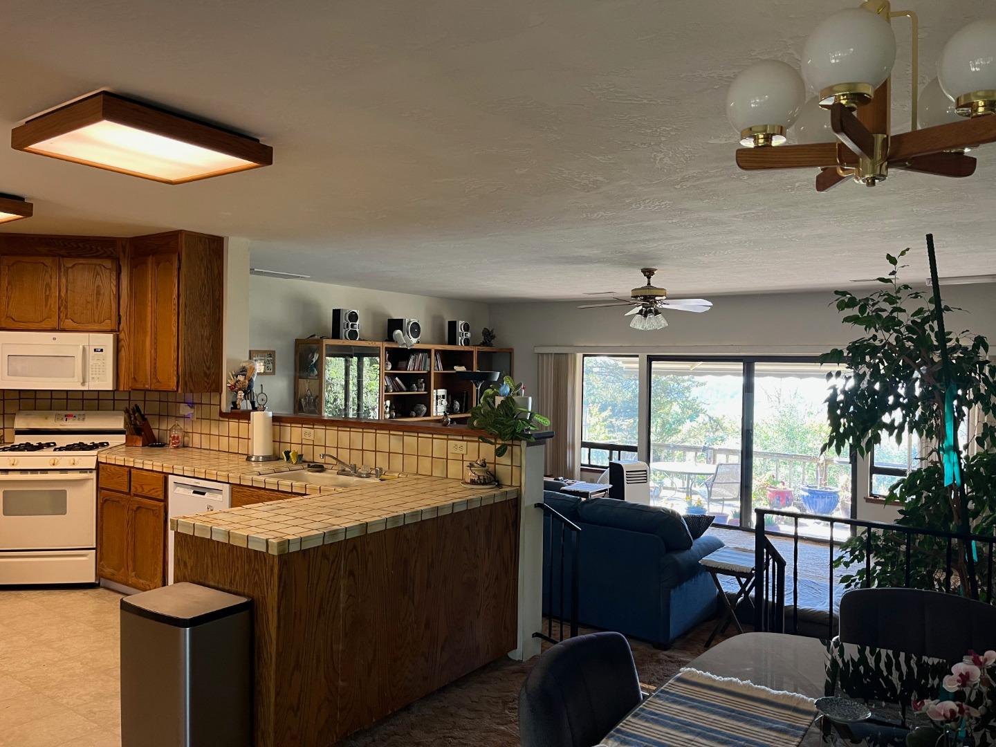 Detail Gallery Image 6 of 28 For 25967 Mar Vista Ct, Los Gatos,  CA 95033 - 3 Beds | 2 Baths