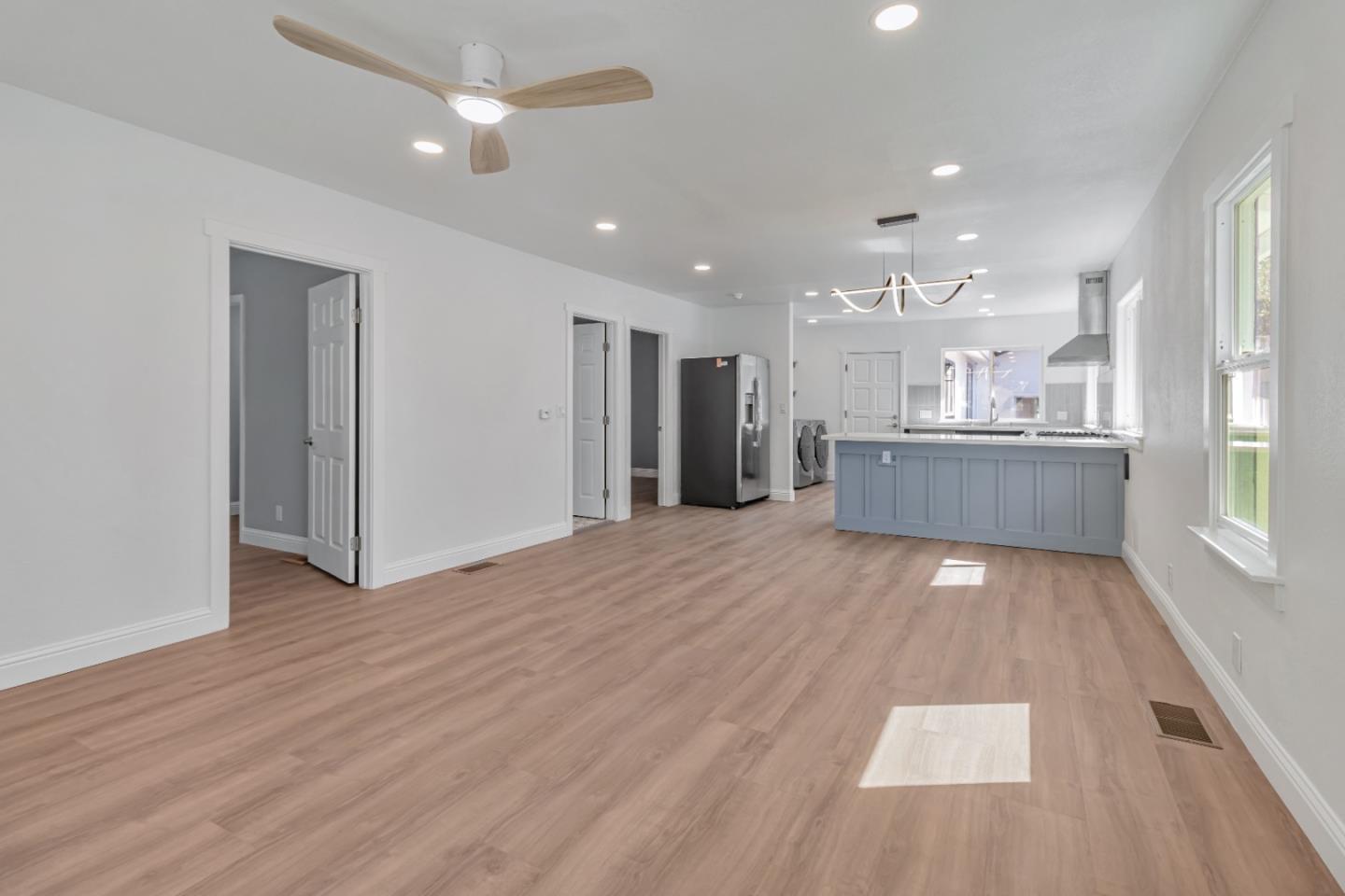 Detail Gallery Image 10 of 34 For 962 S 10th St, San Jose,  CA 95112 - 4 Beds | 2/1 Baths