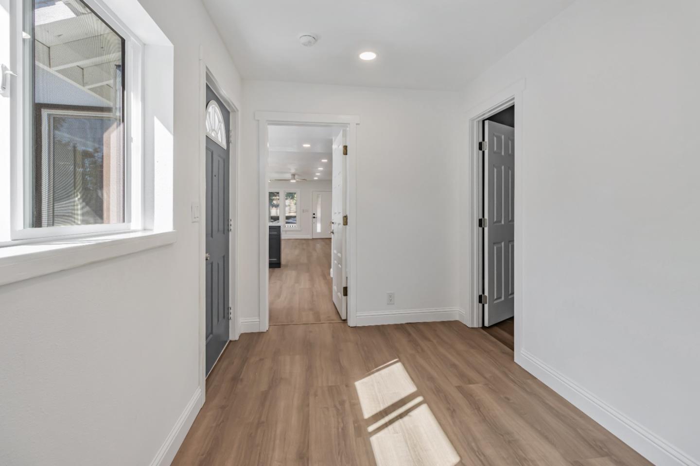 Detail Gallery Image 18 of 34 For 962 S 10th St, San Jose,  CA 95112 - 4 Beds | 2/1 Baths