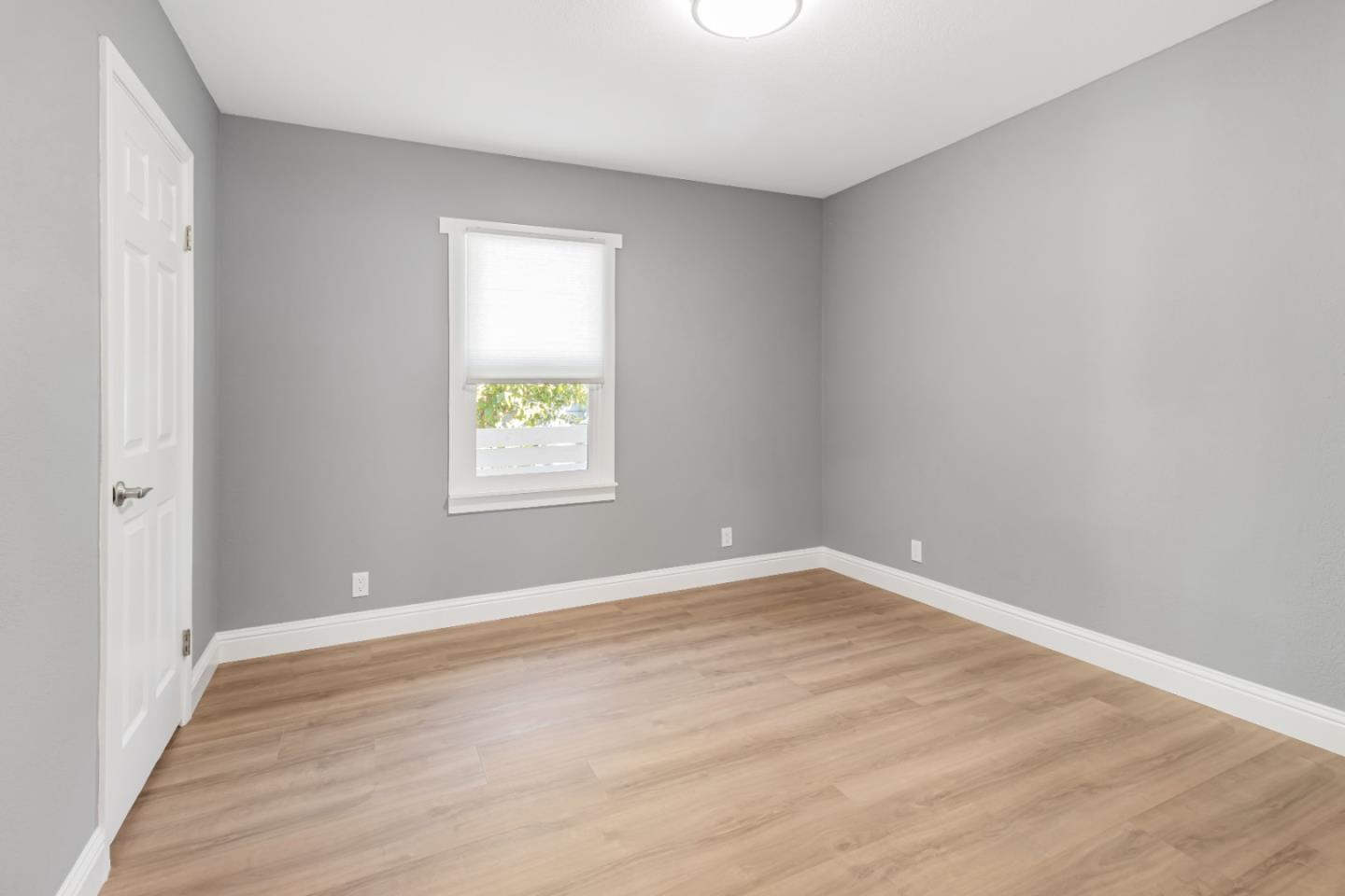 Detail Gallery Image 25 of 34 For 962 S 10th St, San Jose,  CA 95112 - 4 Beds | 2/1 Baths