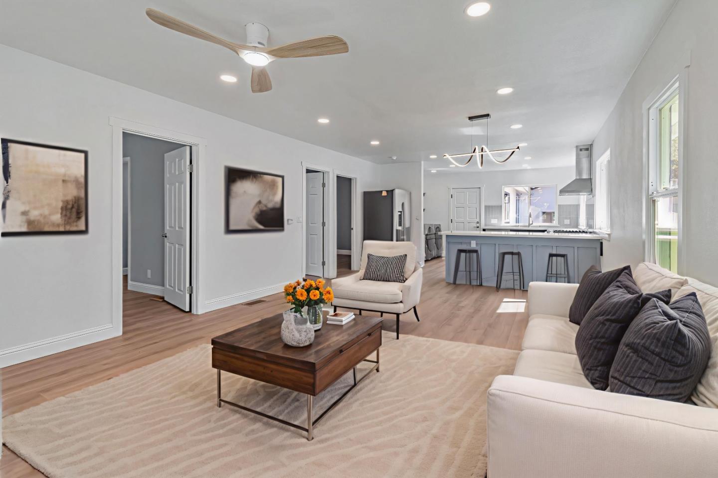 Detail Gallery Image 4 of 34 For 962 S 10th St, San Jose,  CA 95112 - 4 Beds | 2/1 Baths