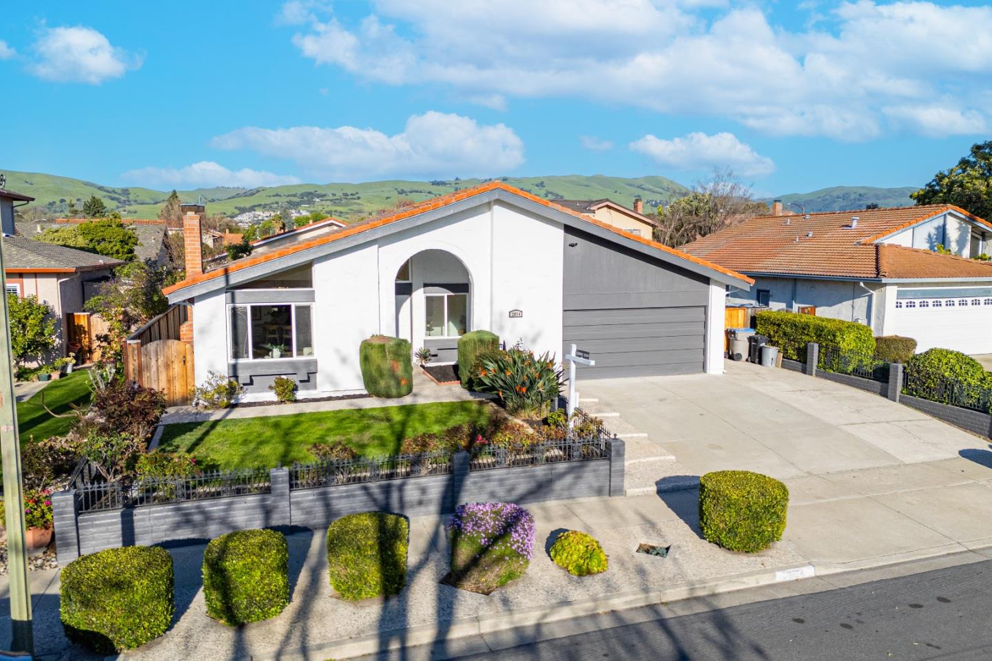 Detail Gallery Image 3 of 49 For 2854 Agua Vista Dr, San Jose,  CA 95132 - 4 Beds | 2 Baths