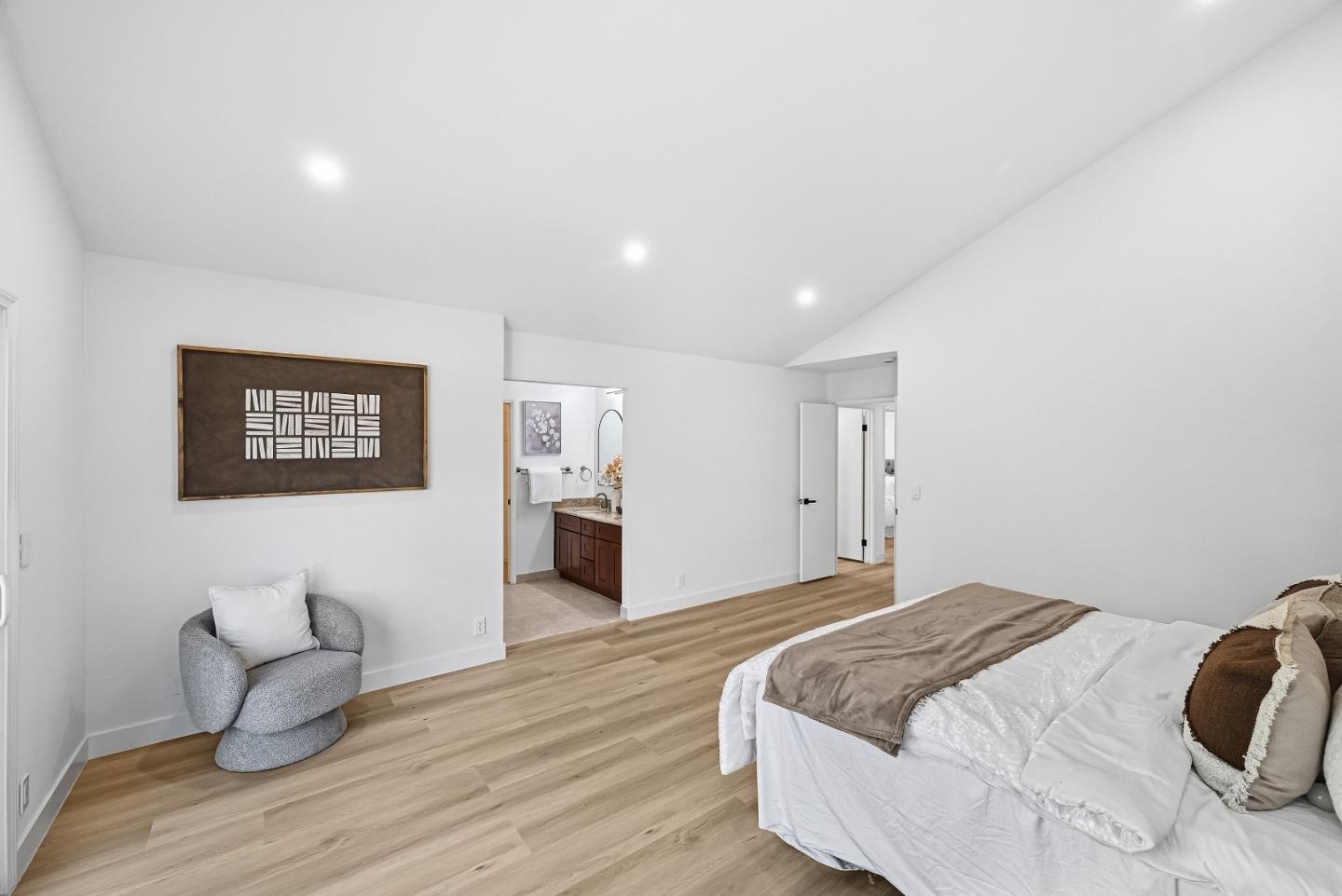 Detail Gallery Image 33 of 49 For 2854 Agua Vista Dr, San Jose,  CA 95132 - 4 Beds | 2 Baths