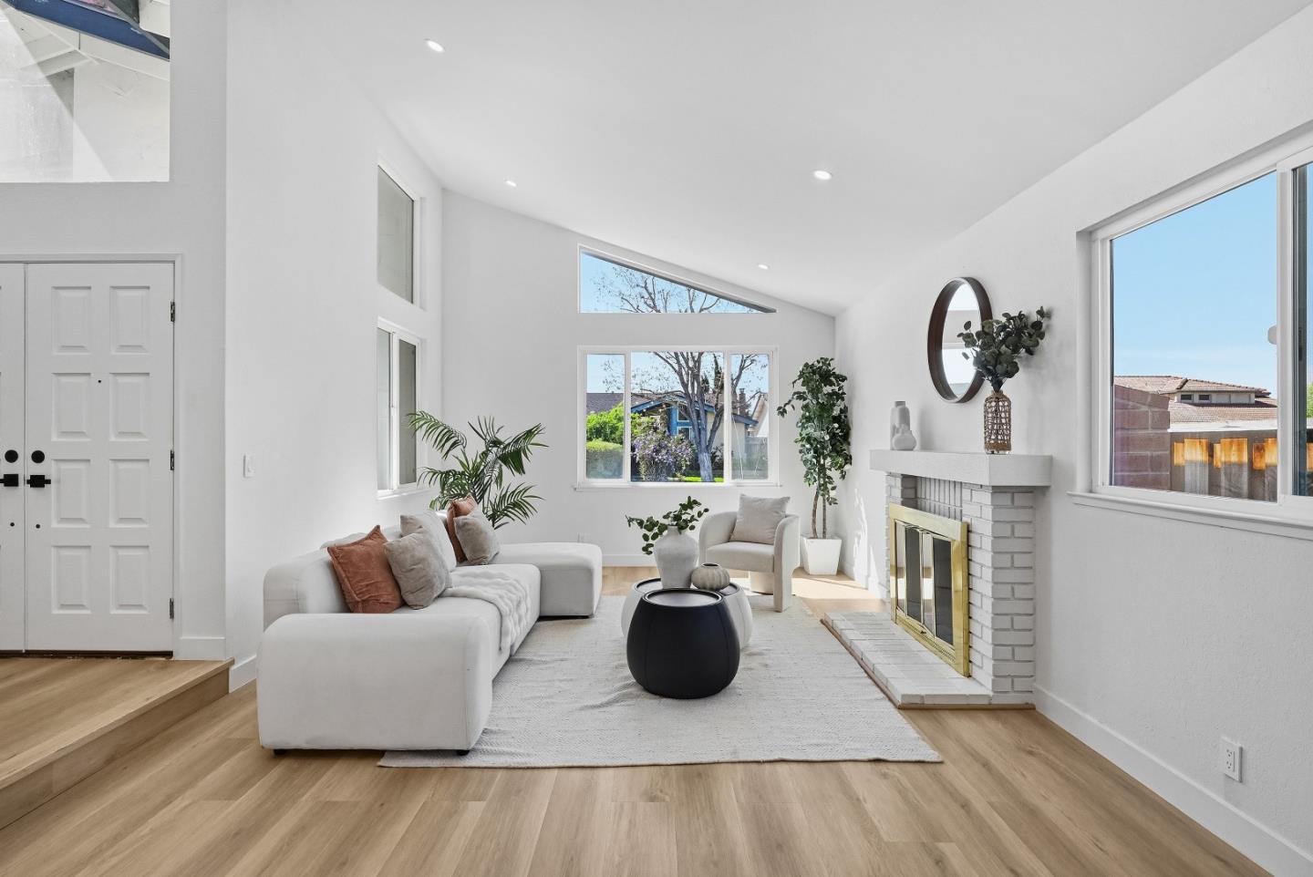 Detail Gallery Image 5 of 49 For 2854 Agua Vista Dr, San Jose,  CA 95132 - 4 Beds | 2 Baths