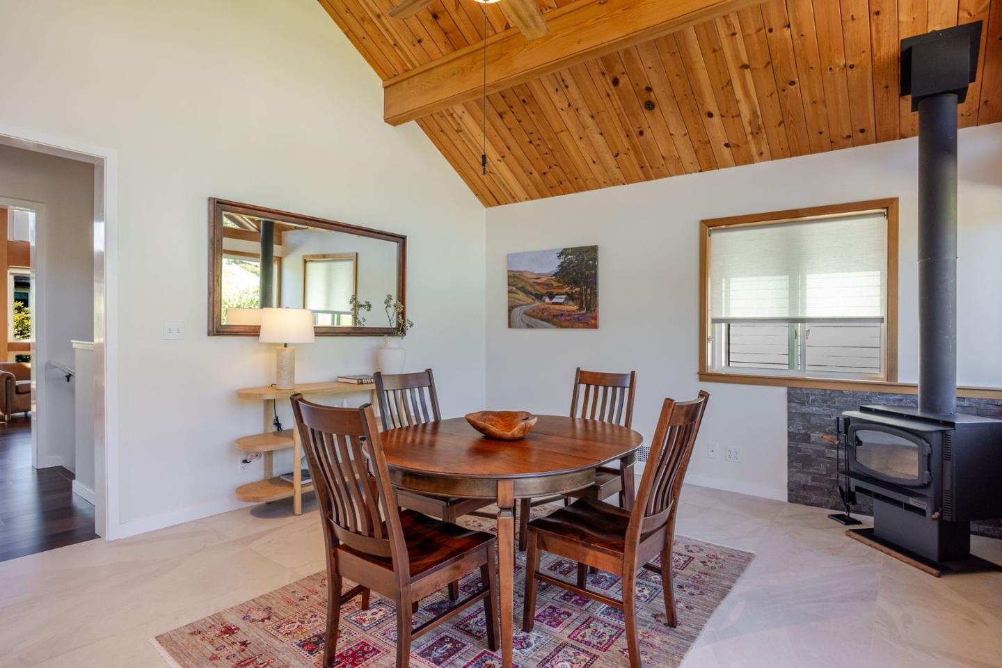 Detail Gallery Image 13 of 53 For 350 6th Ave, Half Moon Bay,  CA 94019 - 3 Beds | 2/1 Baths