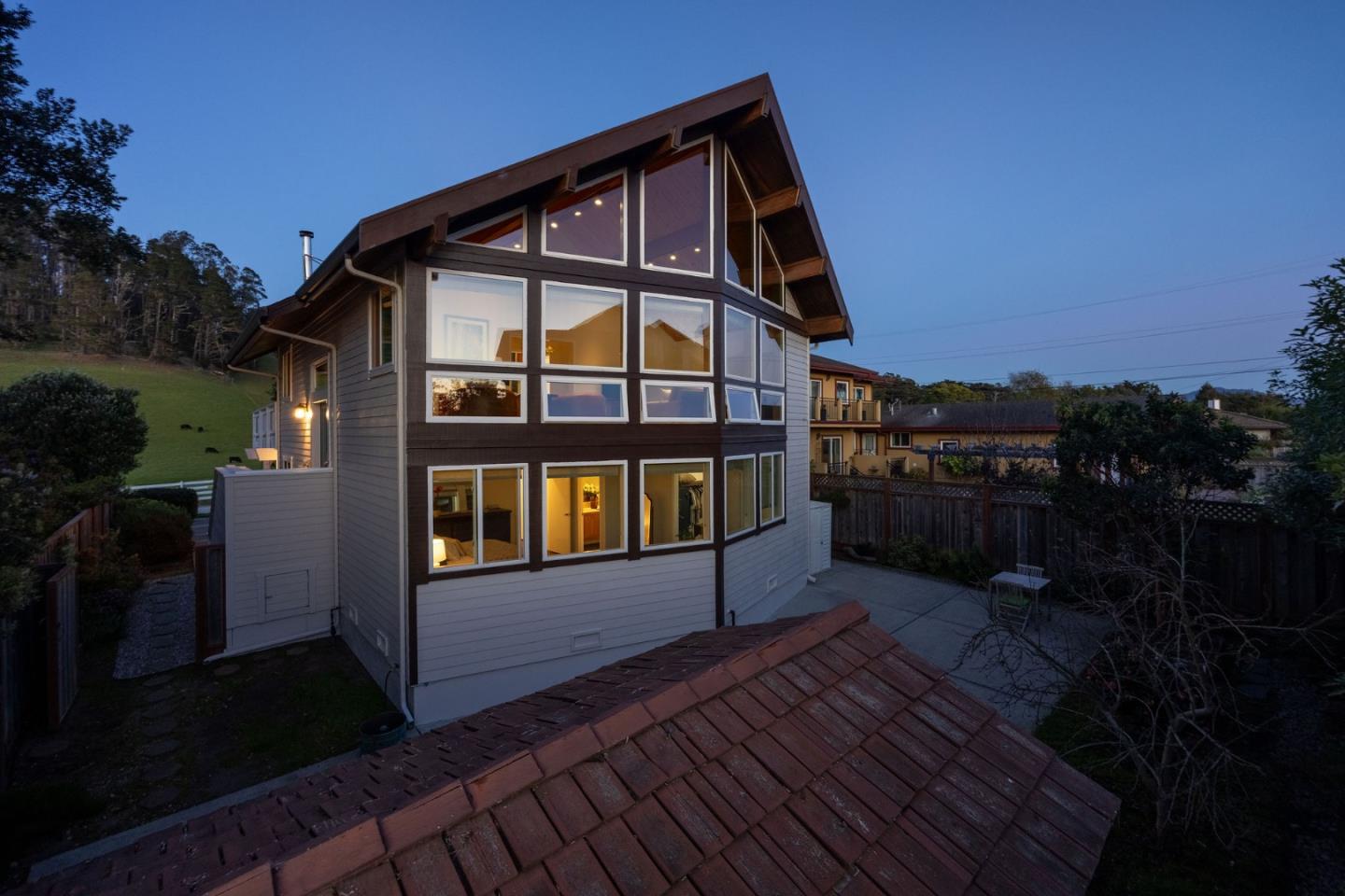 Detail Gallery Image 50 of 53 For 350 6th Ave, Half Moon Bay,  CA 94019 - 3 Beds | 2/1 Baths