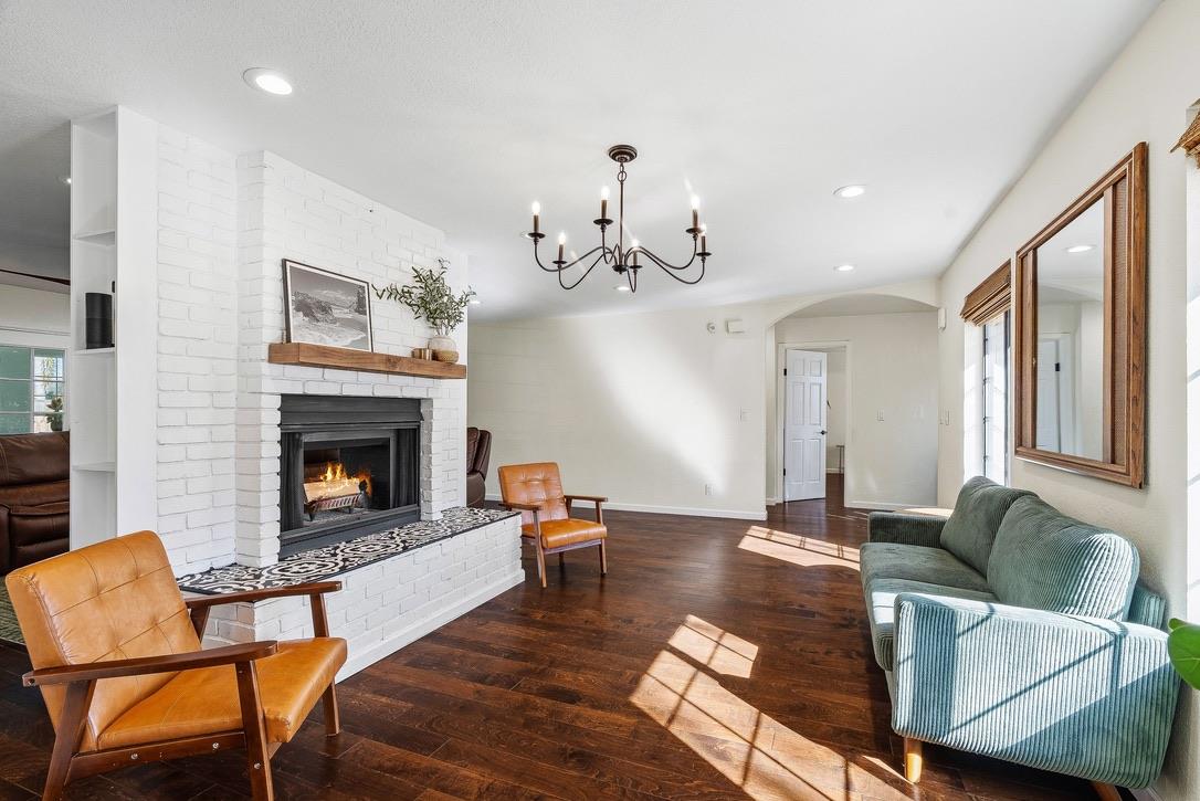 Detail Gallery Image 2 of 49 For 1850 Highland Dr, Hollister,  CA 95023 - 4 Beds | 3 Baths