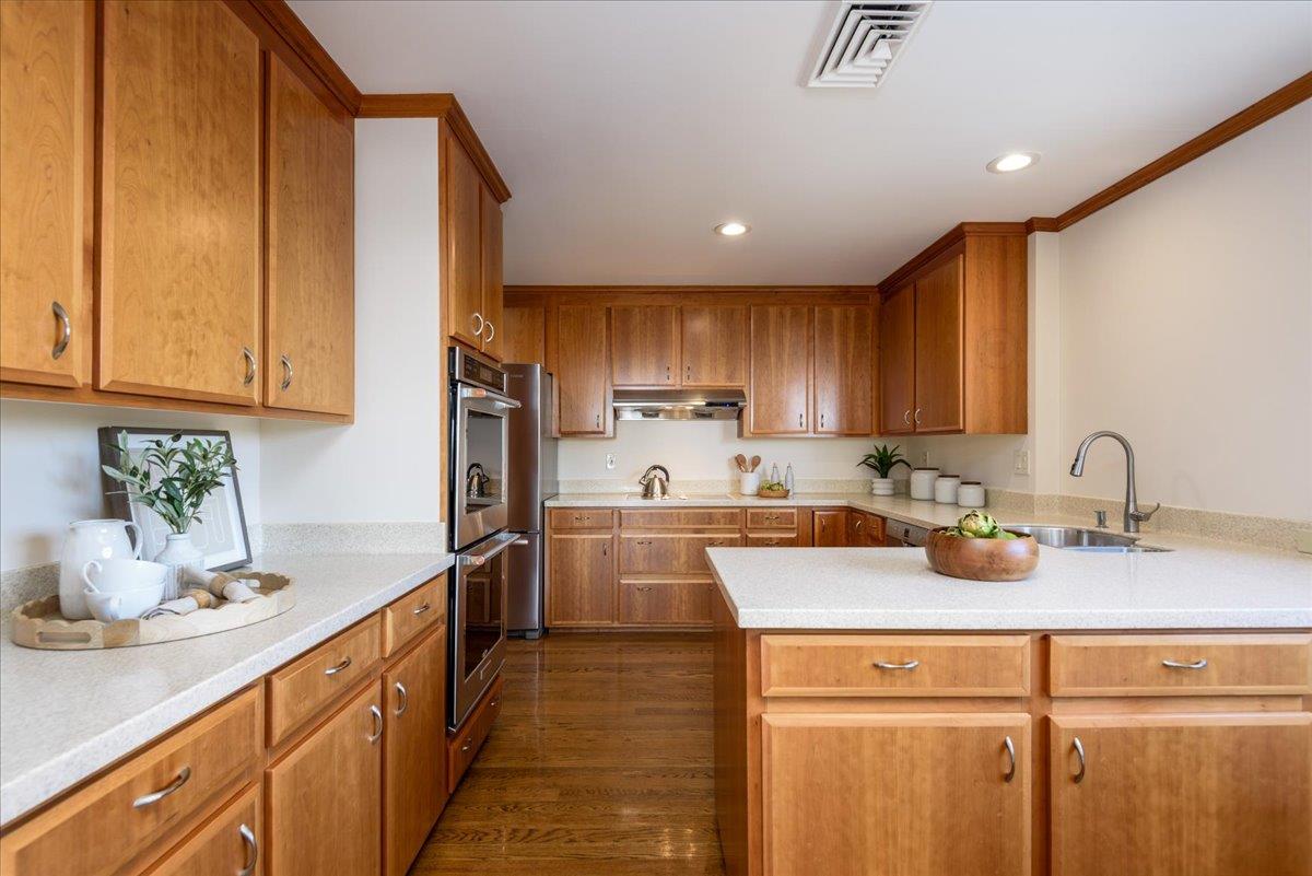 Detail Gallery Image 10 of 30 For 50 Mounds Rd #107,  San Mateo,  CA 94402 - 2 Beds | 2 Baths