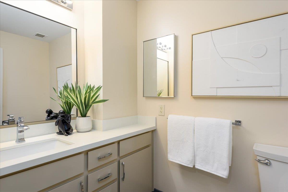 Detail Gallery Image 18 of 30 For 50 Mounds Rd #107,  San Mateo,  CA 94402 - 2 Beds | 2 Baths